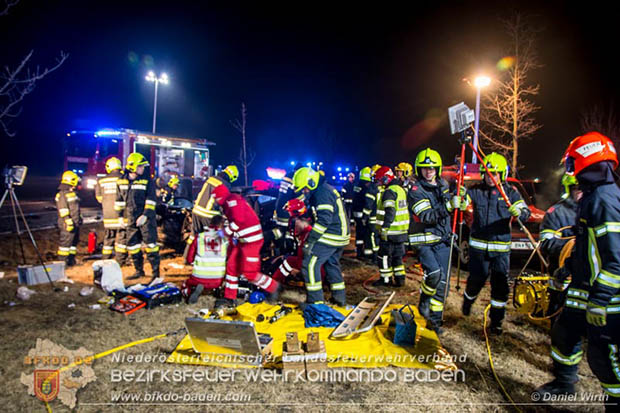 20170129 Folgenschwerer Verkehrsunfall mit zwei Toten auf der Landestraße 4040 Leobersdorf-Sollenau  Foto: © Daniel Wirth