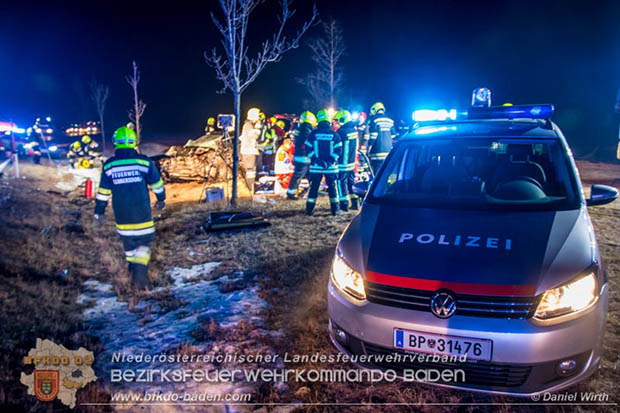 20170129 Folgenschwerer Verkehrsunfall mit zwei Toten auf der Landestraße 4040 Leobersdorf-Sollenau  Foto: © Daniel Wirth