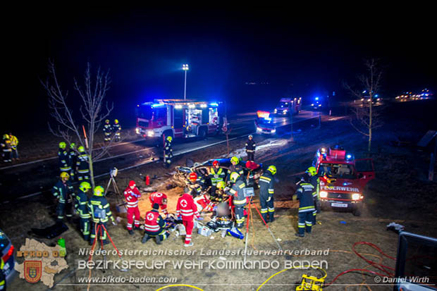 20170129 Folgenschwerer Verkehrsunfall mit zwei Toten auf der Landestraße 4040 Leobersdorf-Sollenau  Foto: © Daniel Wirth