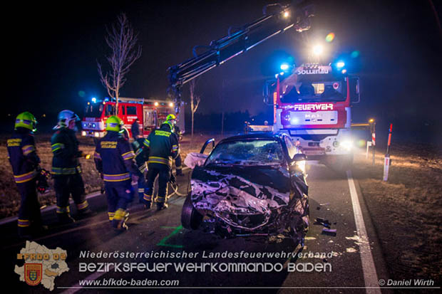 20170129 Folgenschwerer Verkehrsunfall mit zwei Toten auf der Landestraße 4040 Leobersdorf-Sollenau Foto: © Daniel Wirth 20170129 Folgenschwerer Verkehrsunfall mit zwei Toten auf der Landestraße 4040 Leobersdorf-Sollenau Foto: © Daniel Wirth