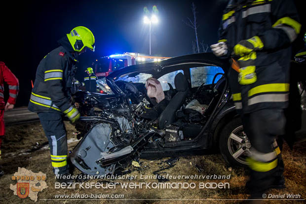 20170129 Folgenschwerer Verkehrsunfall mit zwei Toten auf der Landestraße 4040 Leobersdorf-Sollenau  Foto: © Daniel Wirth