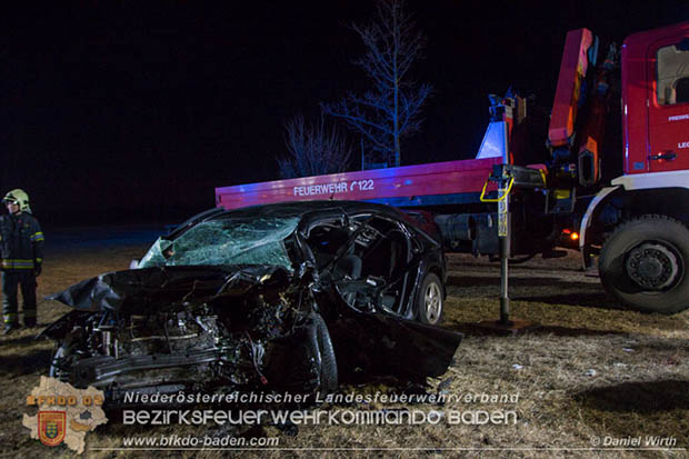 20170129 Folgenschwerer Verkehrsunfall mit zwei Toten auf der Landestraße 4040 Leobersdorf-Sollenau  Foto: © Daniel Wirth