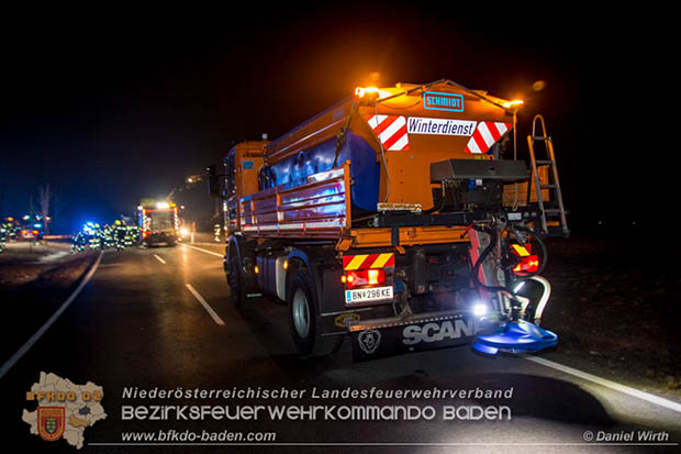 20170129 Folgenschwerer Verkehrsunfall mit zwei Toten auf der Landestraße 4040 Leobersdorf-Sollenau Foto: © Daniel Wirth 20170129 Folgenschwerer Verkehrsunfall mit zwei Toten auf der Landestraße 4040 Leobersdorf-Sollenau Foto: © Daniel Wirth