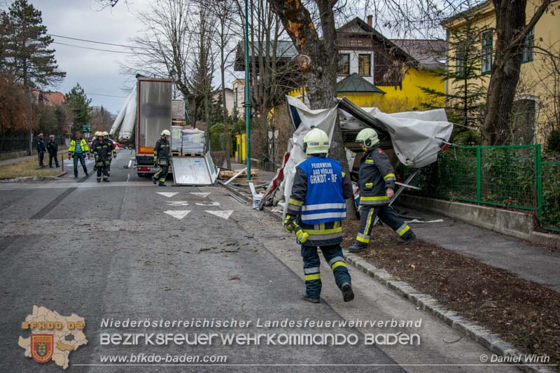 20170217 LKW Unfall in Bad Vöslau  Foto: © Daniel Wirth