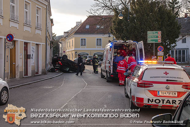 20170312 Fahrzeugberschlag in der "30er Zone" in Baden  Foto:  Freiwillige Feuerwehr Baden-Stadt