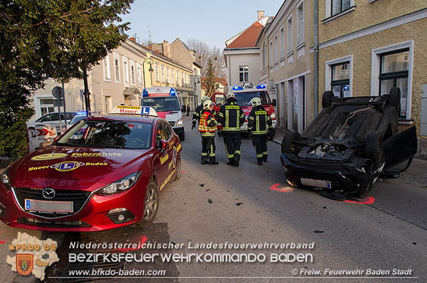 20170312 Fahrzeugüberschlag in der "30er Zone" in Baden Foto: © Freiwillige Feuerwehr Baden-Stadt 20170312 Fahrzeugüberschlag in der "30er Zone" in Baden Foto: © Freiwillige Feuerwehr Baden-Stadt