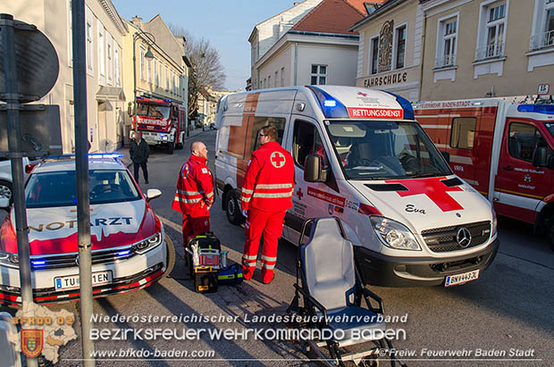 20170312 Fahrzeugberschlag in der "30er Zone" in Baden  Foto:  Freiwillige Feuerwehr Baden-Stadt