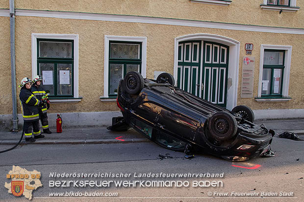 20170312 Fahrzeugberschlag in der "30er Zone" in Baden  Foto:  Freiwillige Feuerwehr Baden-Stadt