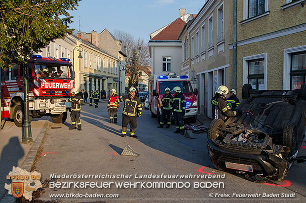 20170312 Fahrzeugberschlag in der "30er Zone" in Baden  Foto:  Freiwillige Feuerwehr Baden-Stadt