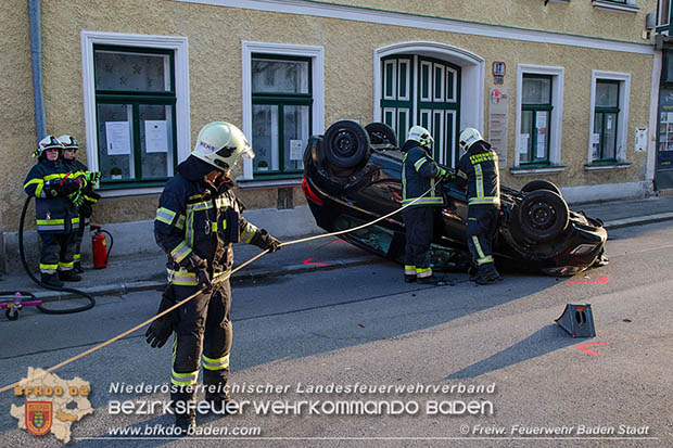 20170312 Fahrzeugberschlag in der "30er Zone" in Baden  Foto:  Freiwillige Feuerwehr Baden-Stadt