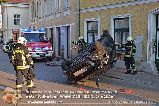 20170312 Fahrzeugberschlag in der "30er Zone" in Baden  Foto:  Freiwillige Feuerwehr Baden-Stadt