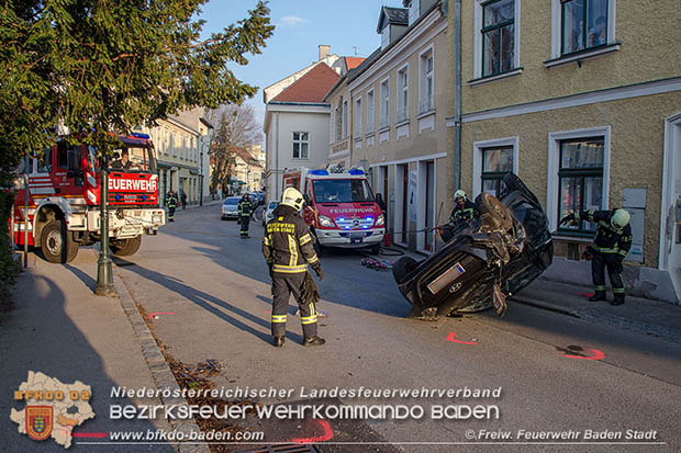 20170312 Fahrzeugberschlag in der "30er Zone" in Baden  Foto:  Freiwillige Feuerwehr Baden-Stadt