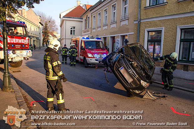 20170312 Fahrzeugberschlag in der "30er Zone" in Baden  Foto:  Freiwillige Feuerwehr Baden-Stadt