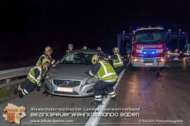 20170325 Verkehrsunfall mit mehreren Fahrzeugen auf der A2 Sdautobahn  Foto:  Manfred Bauer Pressefotografie