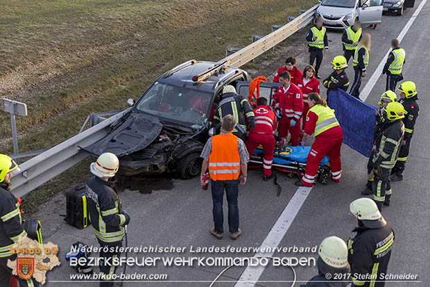 20170325 Verkehrsunfall mit Personenrettung auf der A2 bei Baden  Foto:  Stefan Schneider