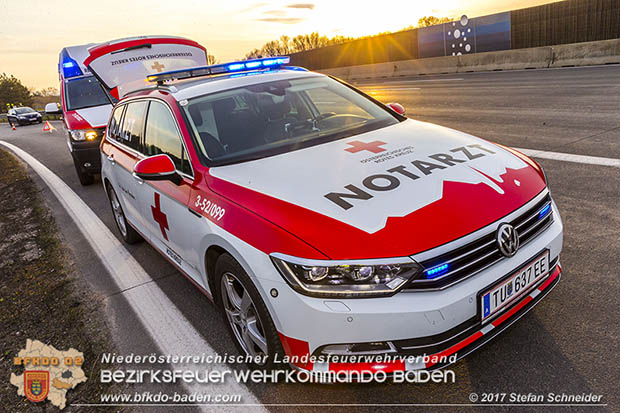 20170325 Verkehrsunfall mit Personenrettung auf der A2 bei Baden  Foto:  Stefan Schneider
