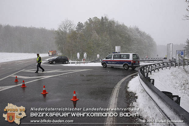 20170419 Verkehrschaos auf der A21 zwischen Alland und Hochstra  Foto:  Stefan Schneider BFK Baden