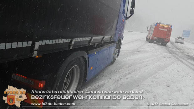 20170419 Verkehrschaos auf der A21 zwischen Alland und Hochstra  Foto:  Stefan Schneider BFK Baden