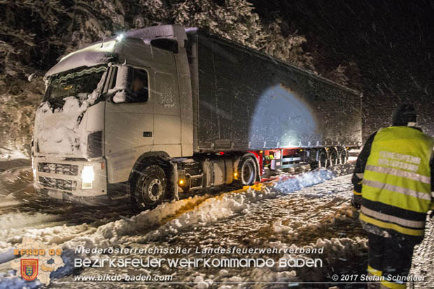 20170419 Verkehrschaos auf der A21 zwischen Alland und Hochstra  Foto:  Stefan Schneider BFK Baden