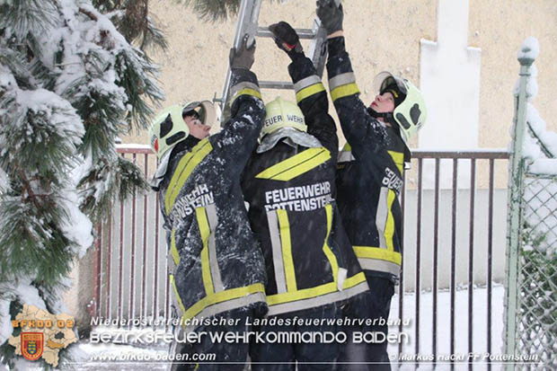 20170420 Groes Aufrumen nach dem Schneechaos auch im Triestingtal  Foto: ASB A Markus Hackl FF Pottenstein