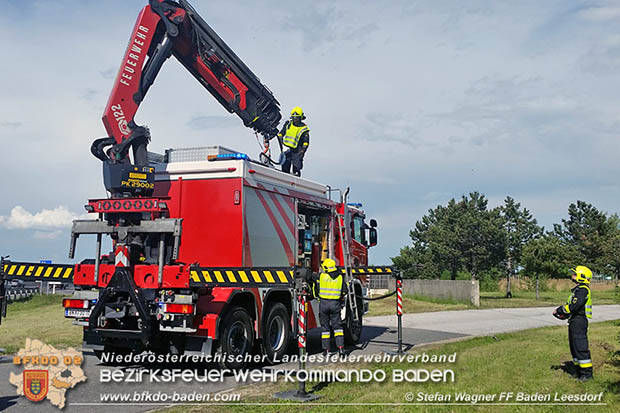 20170514 Fahrzeugberschlag auf der A2 zwischen Baden und Traiskirchen  Foto:  Stefan Wagner FF Baden-Leesdorf