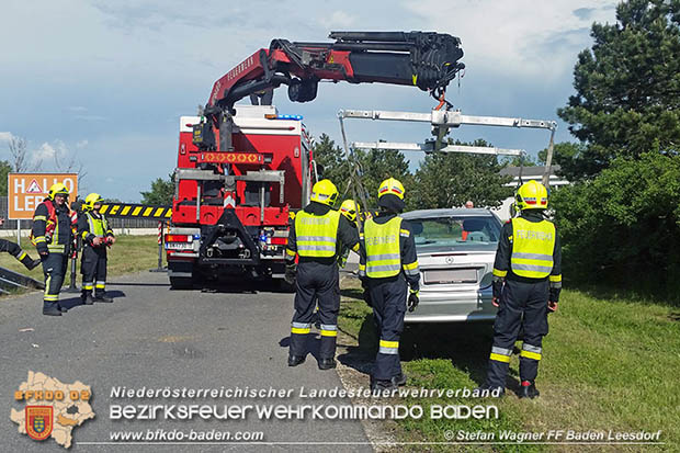 20170514 Fahrzeugberschlag auf der A2 zwischen Baden und Traiskirchen  Foto:  Stefan Wagner FF Baden-Leesdorf