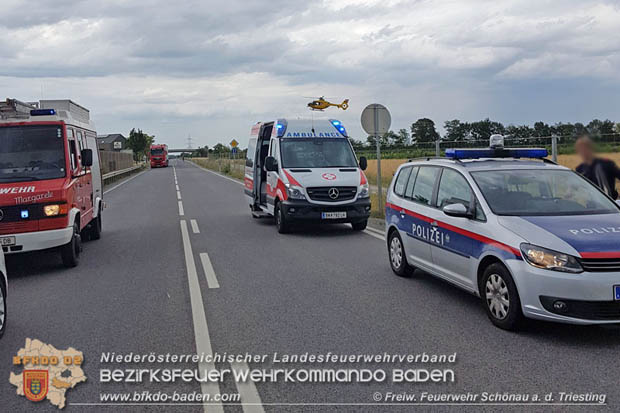 20170712 Verkehrsunfall mit tödlichem Ausgang auf der LB17 bei Schönau a.d.Triesting Foto: © FF Schönau 20170712 Verkehrsunfall mit tödlichem Ausgang auf der LB17 bei Schönau a.d.Triesting Foto: © FF Schönau