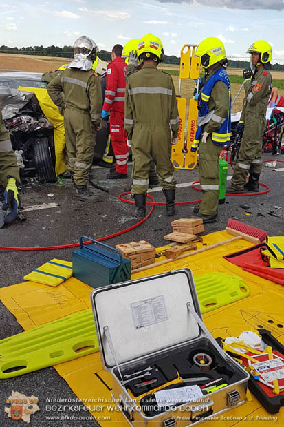 20170712 Verkehrsunfall mit tdlichem Ausgang auf der LB17 bei Schnau a.d.Triesting  Foto:  FF Schnau