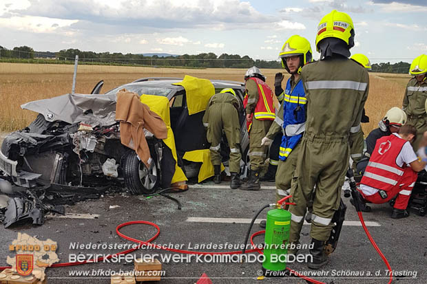 20170712 Verkehrsunfall mit tödlichem Ausgang auf der LB17 bei Schönau a.d.Triesting Foto: © FF Schönau 20170712 Verkehrsunfall mit tödlichem Ausgang auf der LB17 bei Schönau a.d.Triesting Foto: © FF Schönau
