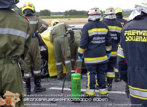 20170712 Verkehrsunfall mit tdlichem Ausgang auf der LB17 bei Schnau a.d.Triesting  Foto:  FF Gnselsdorf/Christopher Neumayer