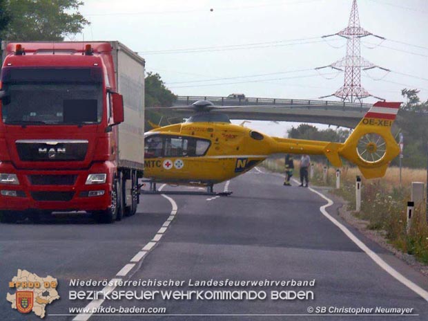 20170712 Verkehrsunfall mit tödlichem Ausgang auf der LB17 bei Schönau a.d.Triesting Foto: © FF Günselsdorf/Christopher Neumayer 20170712 Verkehrsunfall mit tödlichem Ausgang auf der LB17 bei Schönau a.d.Triesting Foto: © FF Günselsdorf/Christopher Neumayer