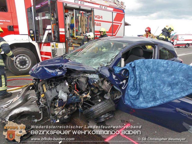 20170712 Verkehrsunfall mit tdlichem Ausgang auf der LB17 bei Schnau a.d.Triesting  Foto:  FF Gnselsdorf/Christopher Neumayer