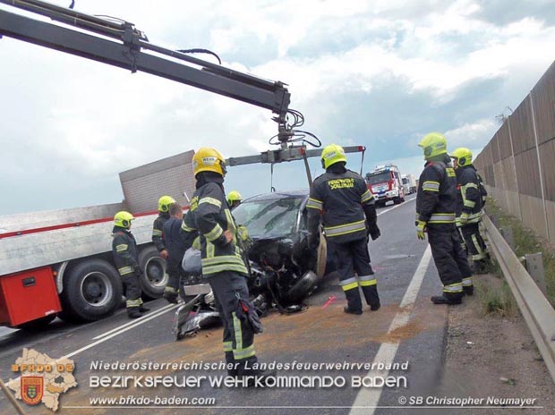 20170712 Verkehrsunfall mit tdlichem Ausgang auf der LB17 bei Schnau a.d.Triesting  Foto:  FF Schnau