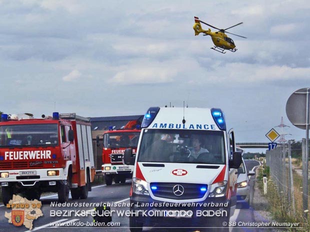 20170712 Verkehrsunfall mit tödlichem Ausgang auf der LB17 bei Schönau a.d.Triesting Foto: © FF Günselsdorf/Christopher Neumayer 20170712 Verkehrsunfall mit tödlichem Ausgang auf der LB17 bei Schönau a.d.Triesting Foto: © FF Günselsdorf/Christopher Neumayer