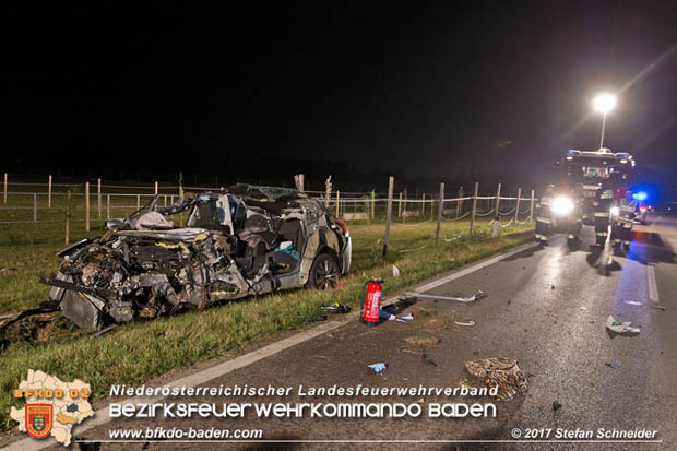 20170714 Verkehrsunfall mt tödlichem Ausgang auf der L157 zwischen Oeynhausen und Tattendorf im Gemeindegebiet Oberwaltersdorf Foto: © Stefan Schneider BFK Baden 20170714 Verkehrsunfall mt tödlichem Ausgang auf der L157 zwischen Oeynhausen und Tattendorf im Gemeindegebiet Oberwaltersdorf Foto: © Stefan Schneider BFK Baden