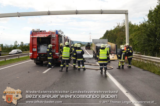 20170725 Brand eines Lkw Anhngers auf der A3 zwischen Ebreichsdorf und Mnchendorf  Foto:  Thomas Lenger Monatsrevue.at