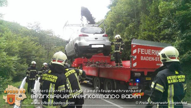 20170726 Verkehrsunfall LB210 Baden-Sattelbach Foto: © Freiwillige Feuerwehr Siegenfeld 20170726 Verkehrsunfall LB210 Baden-Sattelbach Foto: © Freiwillige Feuerwehr Siegenfeld