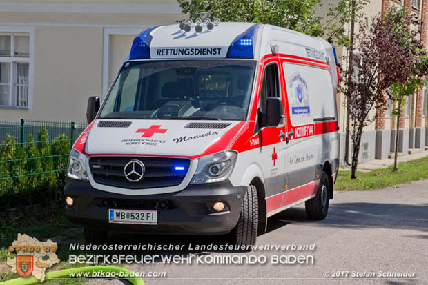 20170815 Küchenbrand in Reihen Wohnhaus in Blumau-Neurißhof Foto: © Stefan Schneider BFK Baden 20170815 Küchenbrand in Reihen Wohnhaus in Blumau-Neurißhof Foto: © Stefan Schneider BFK Baden