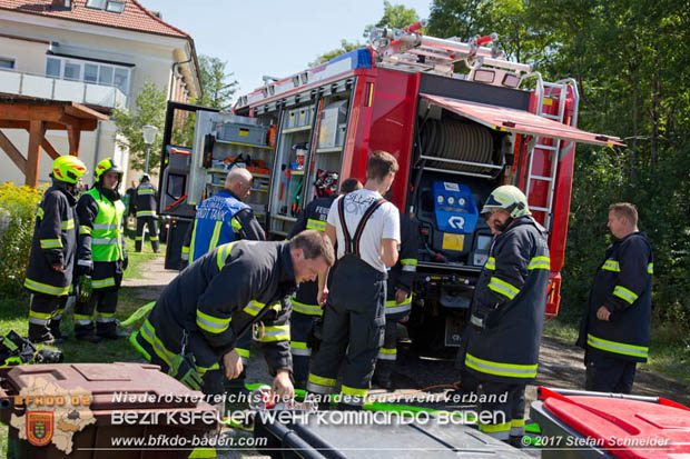 20170815 Küchenbrand in Reihen Wohnhaus in Blumau-Neurißhof Foto: © Stefan Schneider BFK Baden 20170815 Küchenbrand in Reihen Wohnhaus in Blumau-Neurißhof Foto: © Stefan Schneider BFK Baden