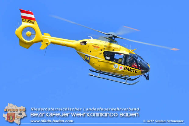 20170831 Pkw stürzt von Brücke auf die Autobahn A2 Höhe Knoten Guntramsdorf Foto: © Stefan Schneider BFK Baden 20170831 Pkw stürzt von Brücke auf die Autobahn A2 Höhe Knoten Guntramsdorf Foto: © Stefan Schneider BFK Baden