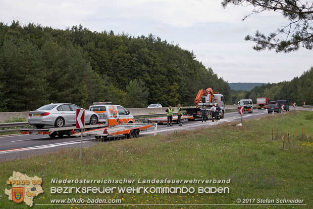 20170910 5 Tote und 3 Verletzte bei Verkehrsunfall auf der A21 bei Heiligenkreuz RFb Wien  Foto: © Stefan Schneider BFK Baden