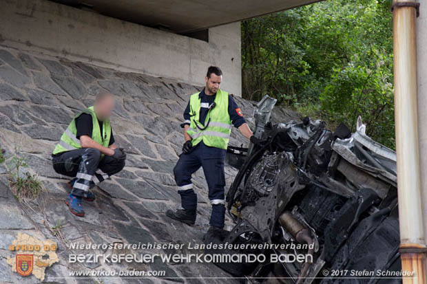 20170910 5 Tote und 3 Verletzte bei Verkehrsunfall auf der A21 bei Heiligenkreuz RFb Wien  Foto: © Stefan Schneider BFK Baden