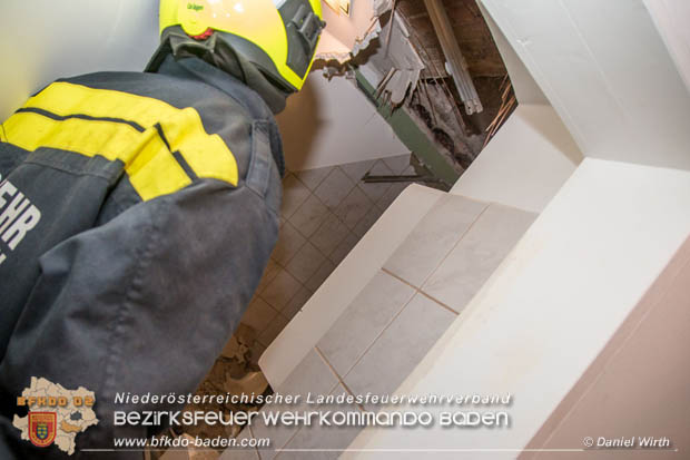 20170914 Wohnhaus nach Deckeneinsturz evakuiert in Weissenbach a.d.Triesting Foto: © Daniel Wirth BFK BADEN 20170914 Wohnhaus nach Deckeneinsturz evakuiert in Weissenbach a.d.Triesting Foto: © Daniel Wirth BFK BADEN
