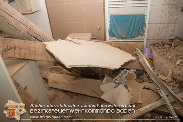 20170914 Wohnhaus nach Deckeneinsturz evakuiert in Weissenbach a.d.Triesting Foto: © Daniel Wirth BFK BADEN 20170914 Wohnhaus nach Deckeneinsturz evakuiert in Weissenbach a.d.Triesting Foto: © Daniel Wirth BFK BADEN