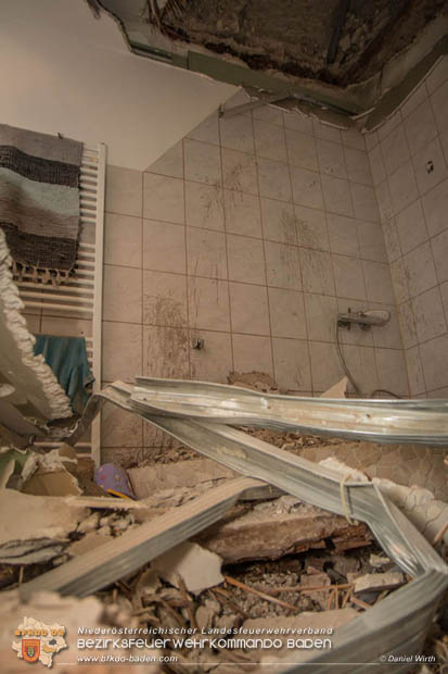 20170914 Wohnhaus nach Deckeneinsturz evakuiert in Weissenbach a.d.Triesting Foto: © Daniel Wirth BFK BADEN 20170914 Wohnhaus nach Deckeneinsturz evakuiert in Weissenbach a.d.Triesting Foto: © Daniel Wirth BFK BADEN