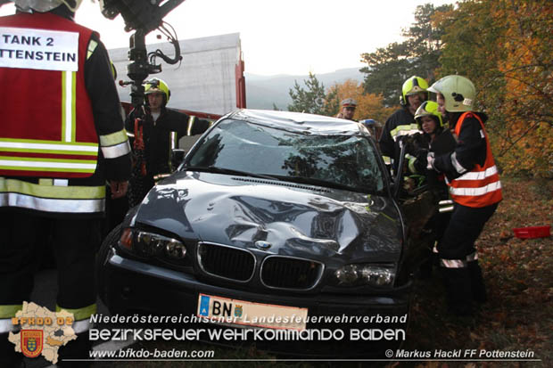 20171016 Verkehrsunfall auf der L138 Pottenstein Kremesberg  Foto: © ASB Markus Hackl FF Pottenstein