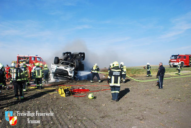 20171104 Schwerer LKW Unfall mit Todesfolge - L156 bei Moosbrunn  Foto:  Freiwillige Feuerwehr Trumau