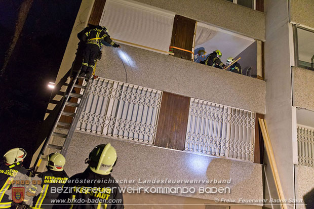 20171104 Explosion in der Wohnung einer Badener Wohnhausanlage  Foto:  Freiwillige Feuerwehr Baden-Stadt