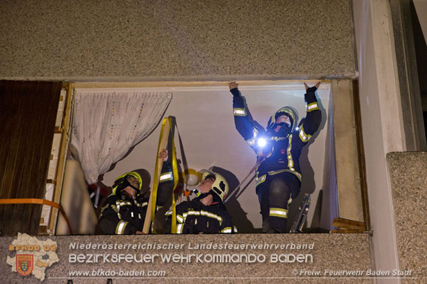 20171104 Explosion in der Wohnung einer Badener Wohnhausanlage  Foto:  Freiwillige Feuerwehr Baden-Stadt