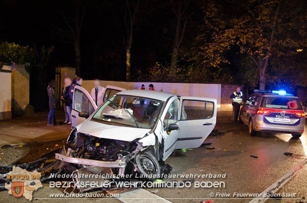 20171106 Verkehrsunfall in Baden LB212 Damgasse X Rudolf Zllnerstrae  Foto:  FF Baden-Stadt / Markus Prendinger